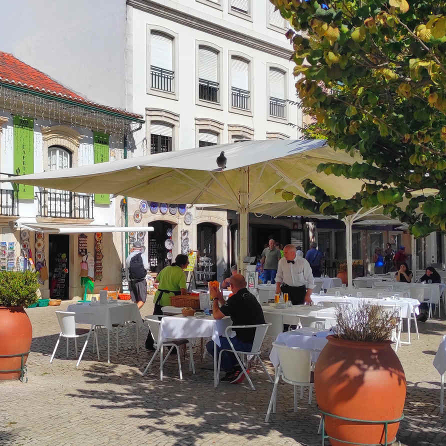 Alcobaça restaurants with outdoor terraces
