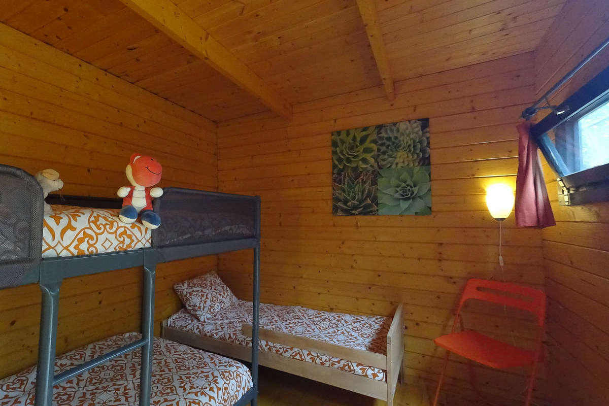 Perto nazaré tem Glamping Cabanas o figo_situado no eco resort Quinta das Cantigas_ 3p cabin