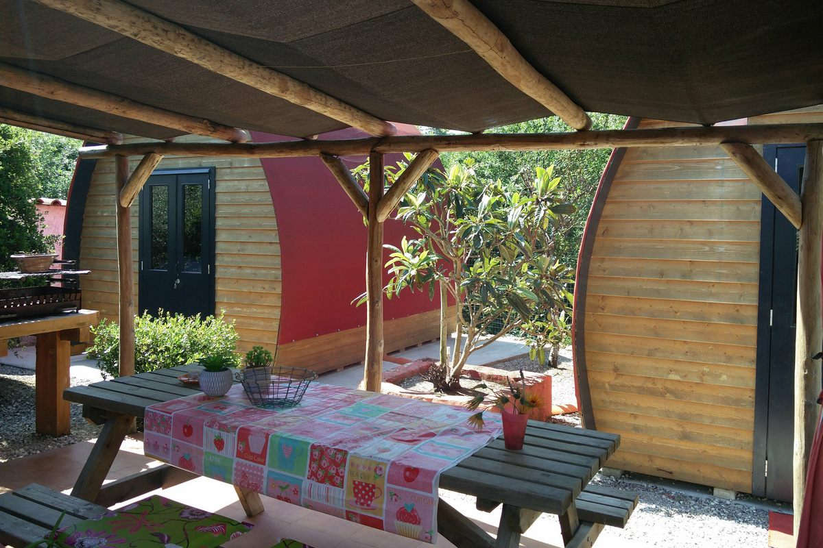 Small vacation park Portugal_glamping Tendas Toca_view 2 camping pods