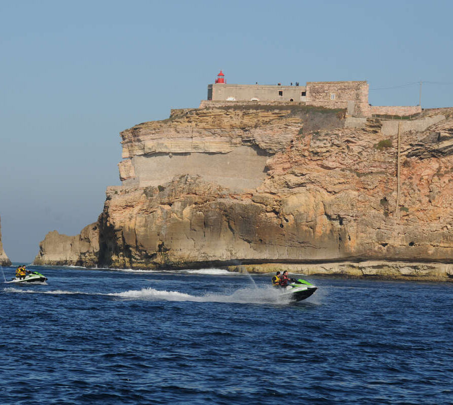 Nazare-On_da-Wave-Jet-ski-experiences_partner-your-holiday-portugal