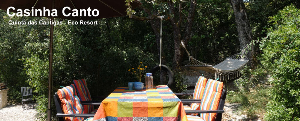 accommodatie op kleinschalig eco vakantie resort in Portugal
vakantie accommodatie portugal Canto_Quinta das Cantigas_ view para fora